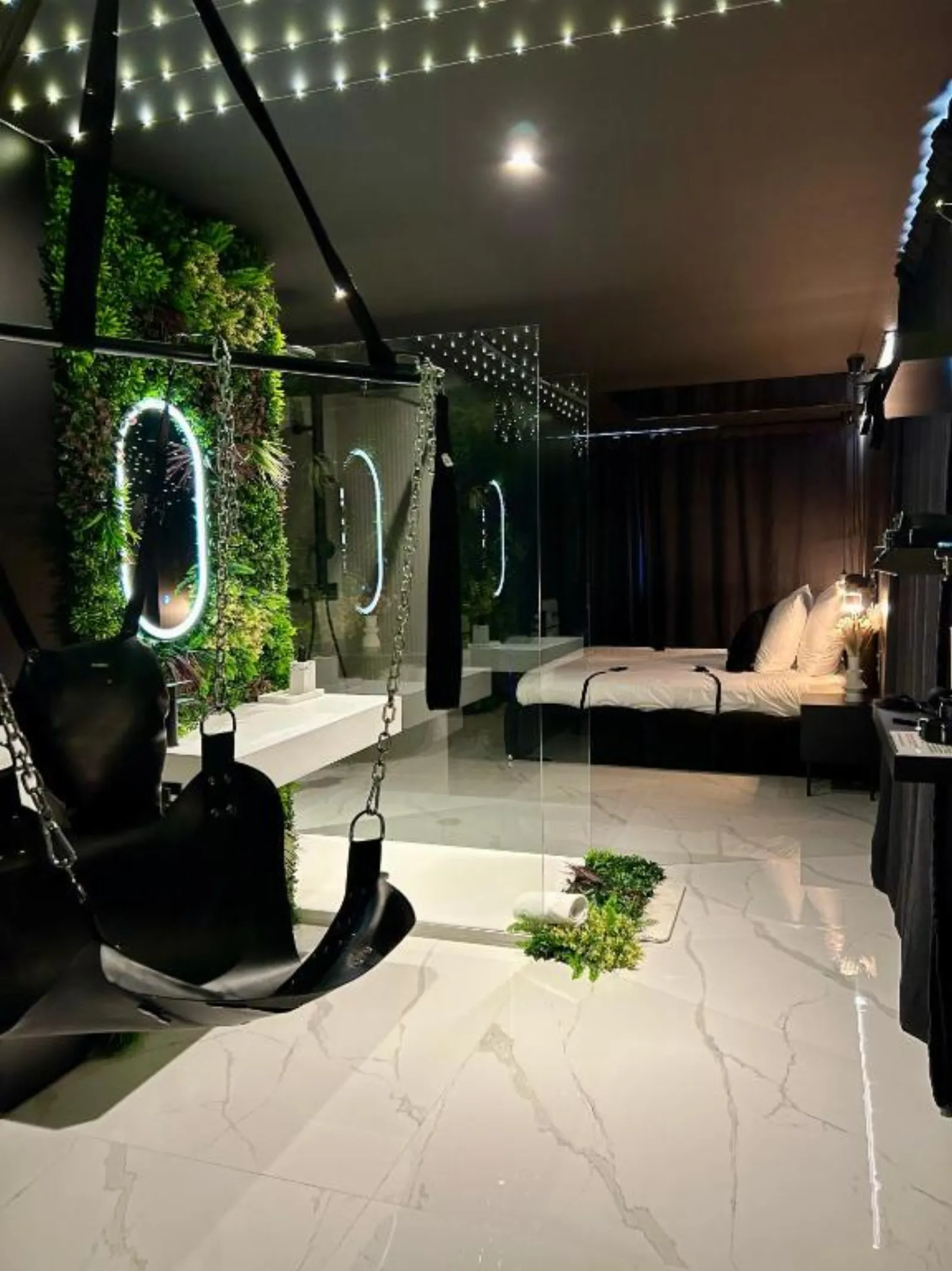 BDSM Tantra Love Room · photo 4