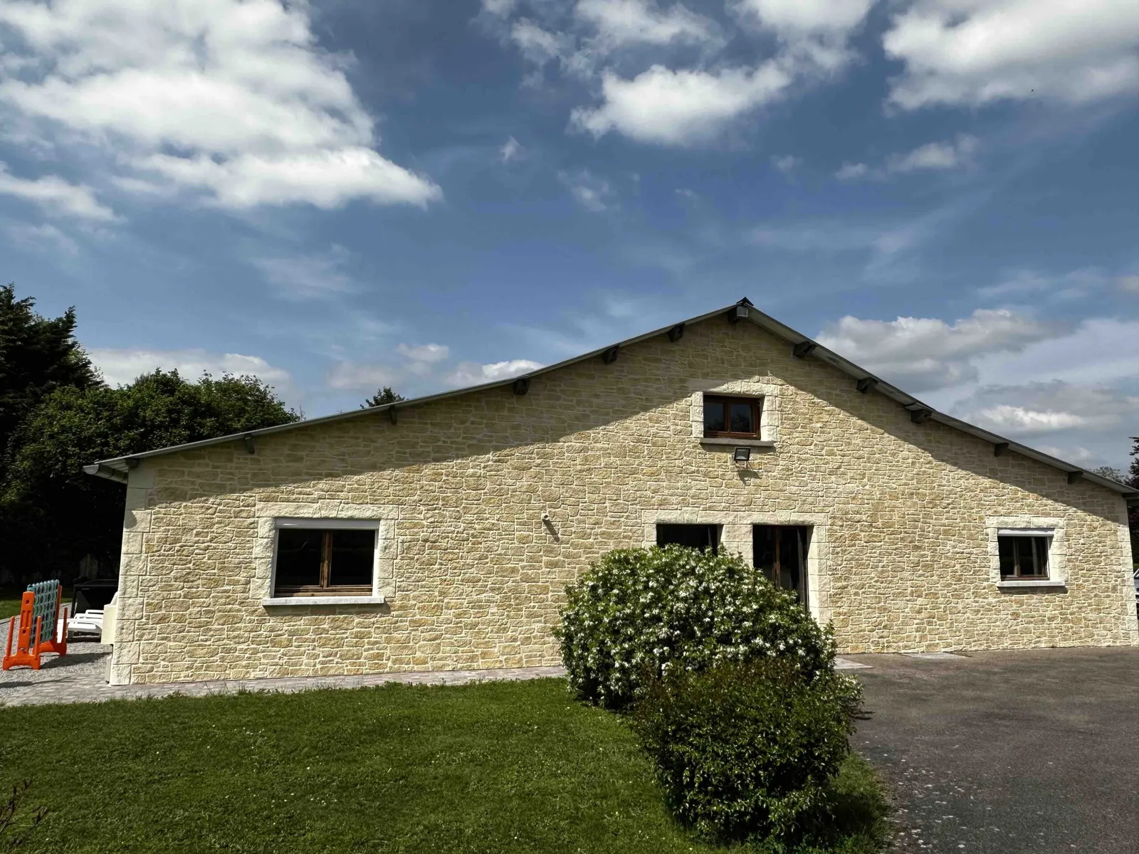 La Maison Girafe, Faverolles