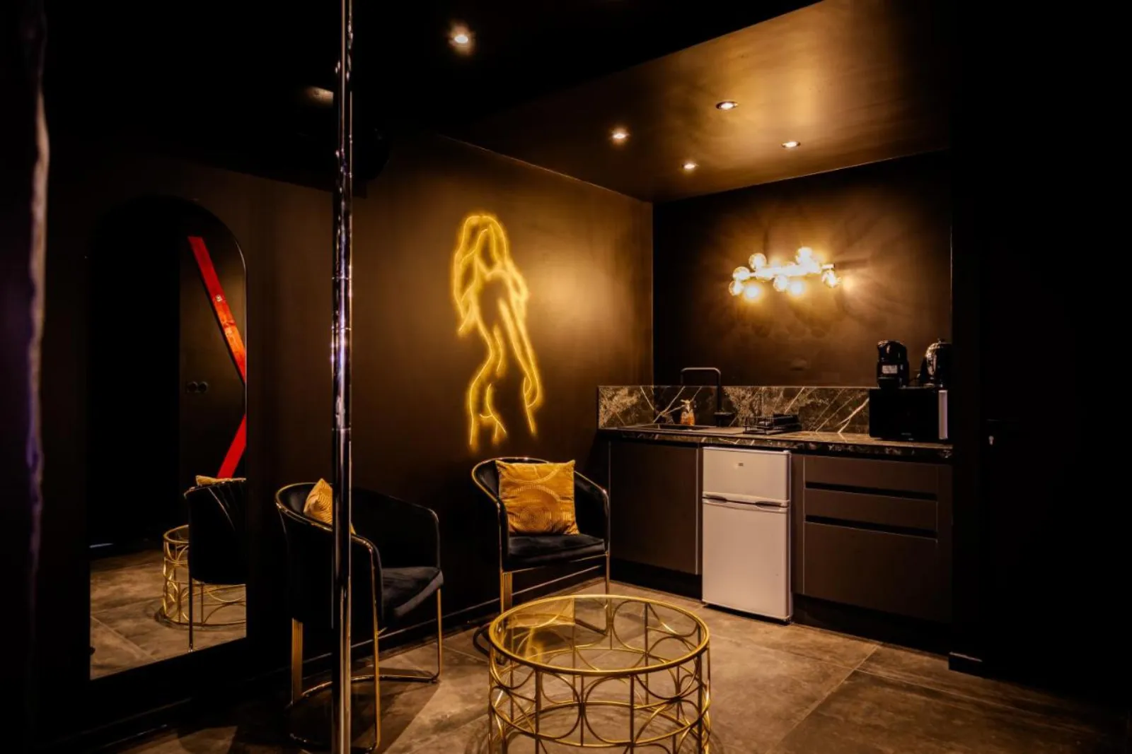 Love Room Villeurbanne · photo 4