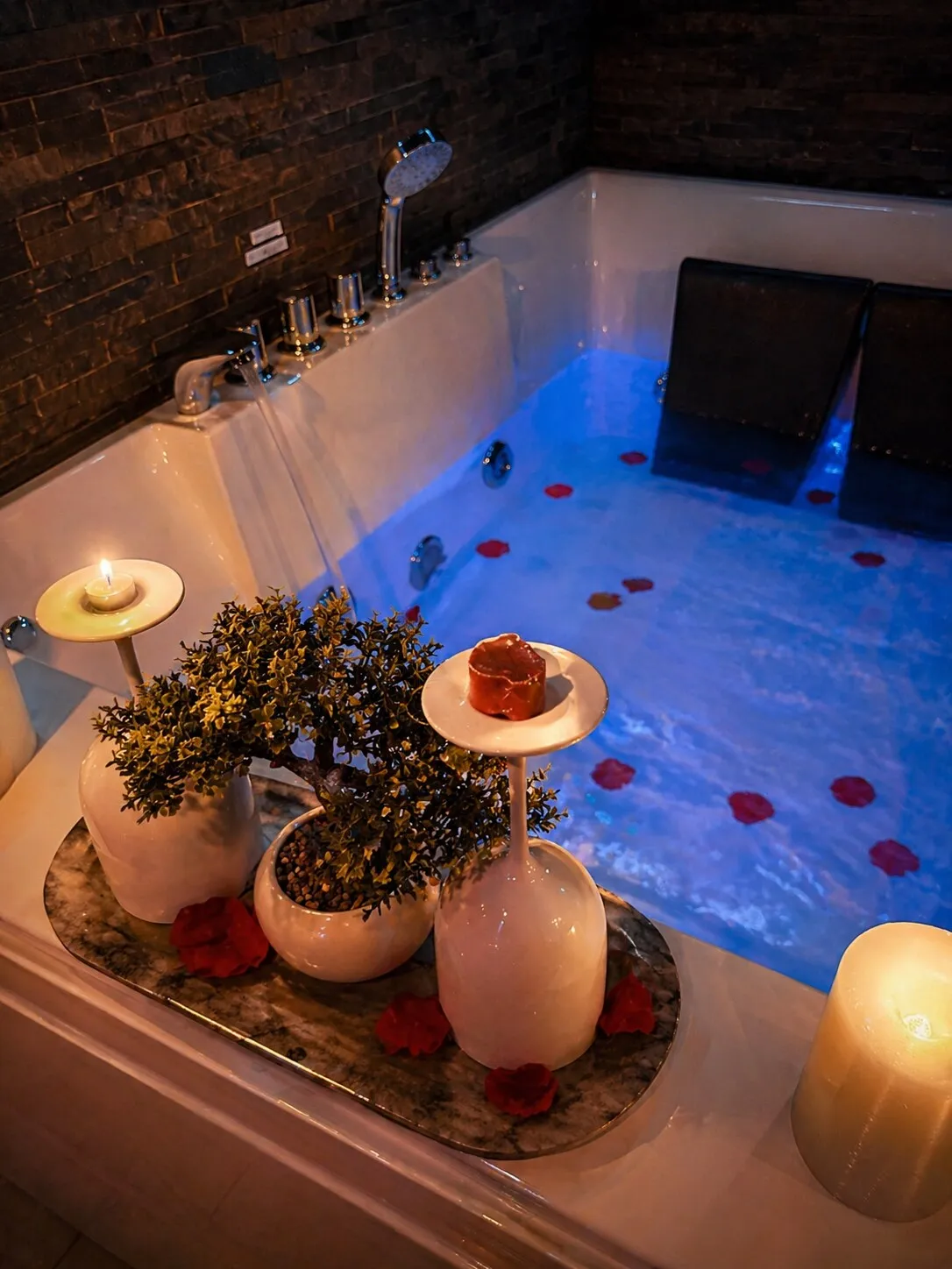 Suite romantique Luxe Balnéo et sauna privé · photo 4