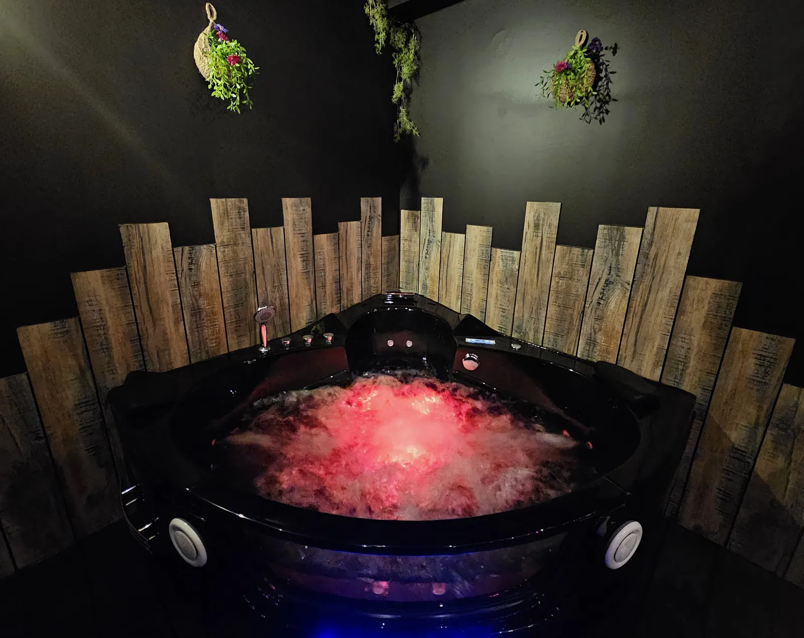 Love room avec jacuzzi privatif : Secret Love Garden