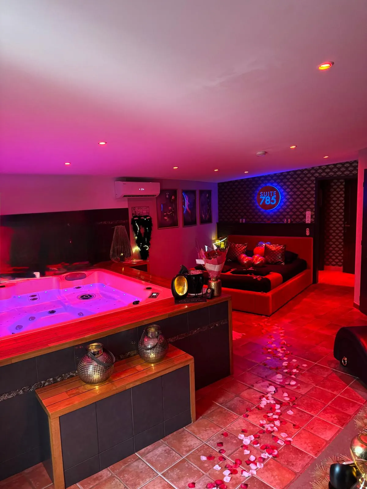 Suite 785 Chambre Romantique Spa & Sauna · photo 2